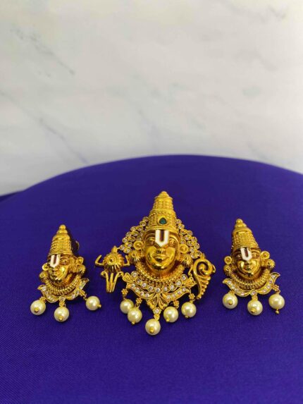 Tradition with our Exquisitely Matt Pendant Set